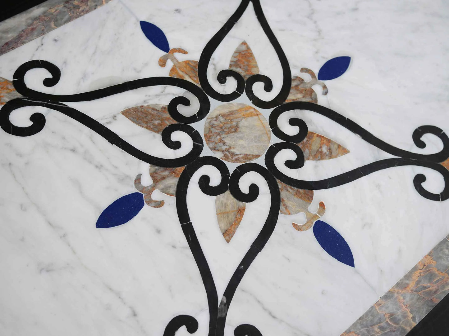 Amrin II - Waterjet Mosaic Artwork | Geometric | Mozaico