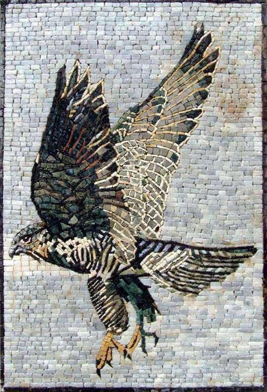 Arte mural en mosaico con halcón cazando | Mozaico