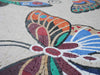 Arte em azulejo de medalhão de borboleta