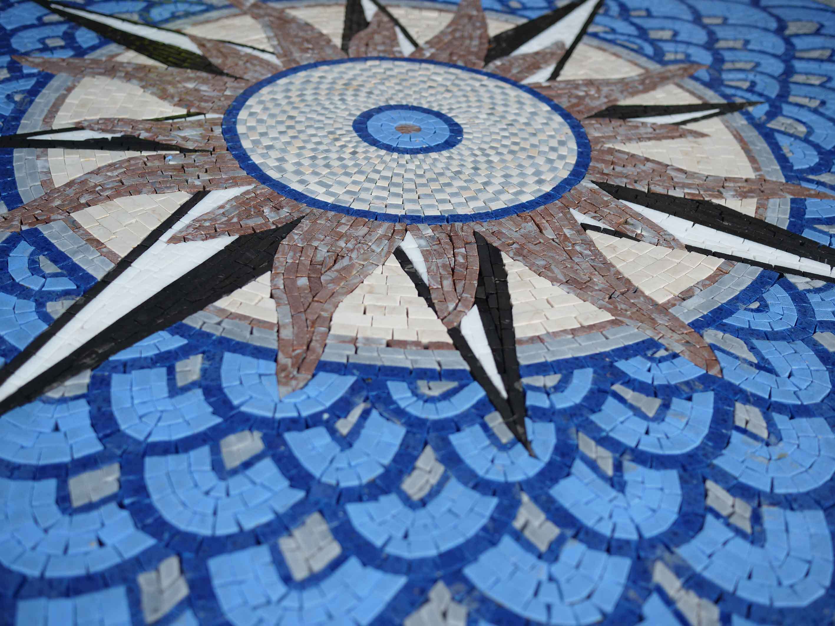 Peacock Mosaic Compass - Medallion Mosaic | Compass | Mozaico