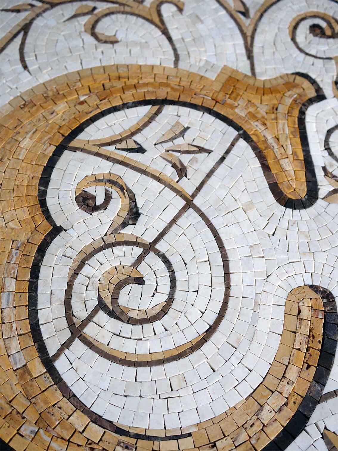 Custom Mosaic Pizza Oven Arch – Handmade Monogram Tile Art for Rustic Kitchens