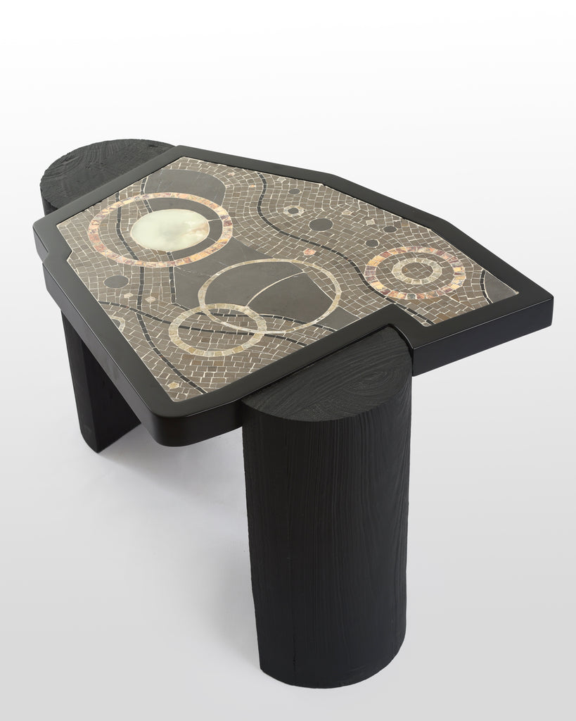 Mesa lateral embutida em mosaico artesanal - acabamento preto fosco