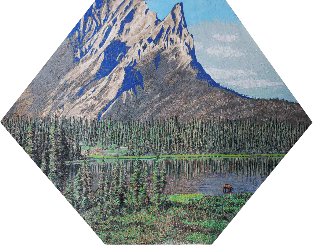 Paisagem em mosaico - montanha à beira do lago