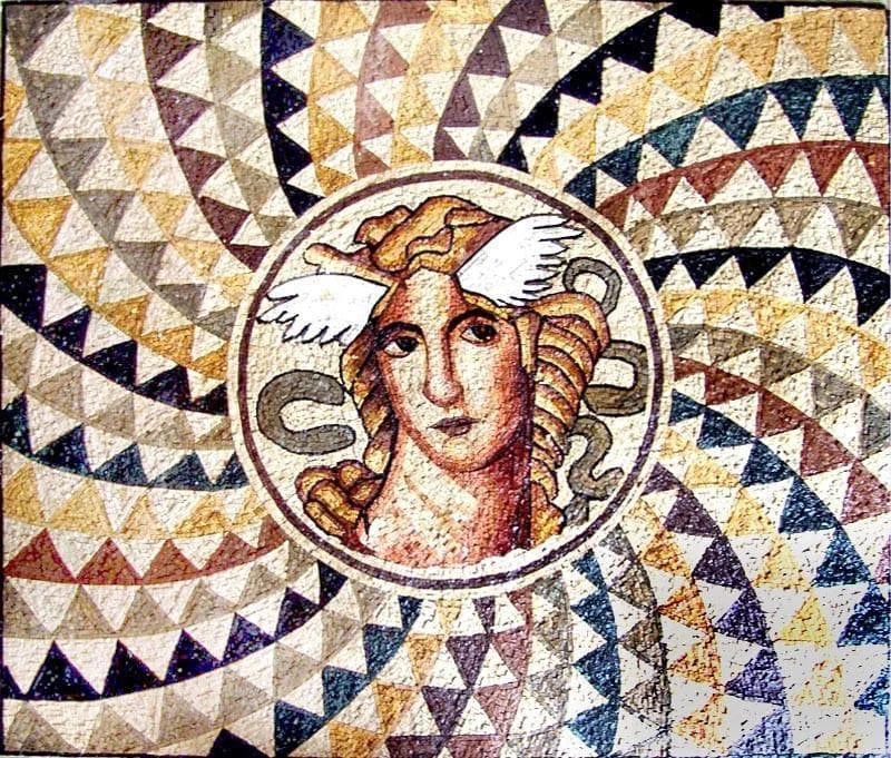 Mosaico murale con illusione della dea greca