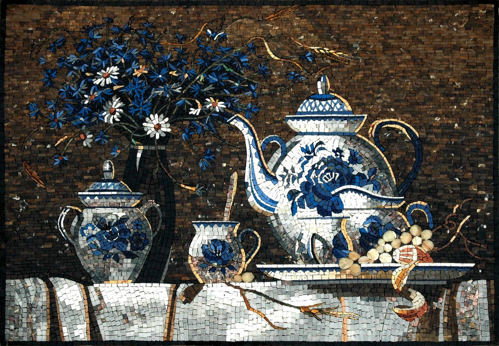 Théière Iris Bleu : chef-d'œuvre mural en mosaïque
