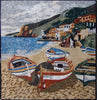 Mosaico artistico con vista sul mare e barche colorate