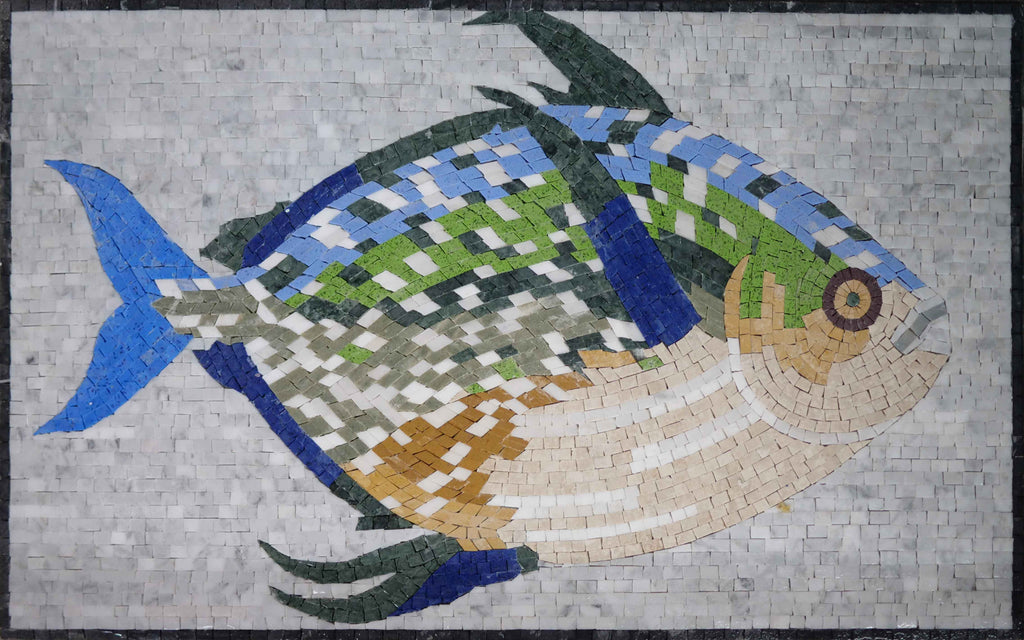 Mosaico de mármore de peixe lindamente colorido