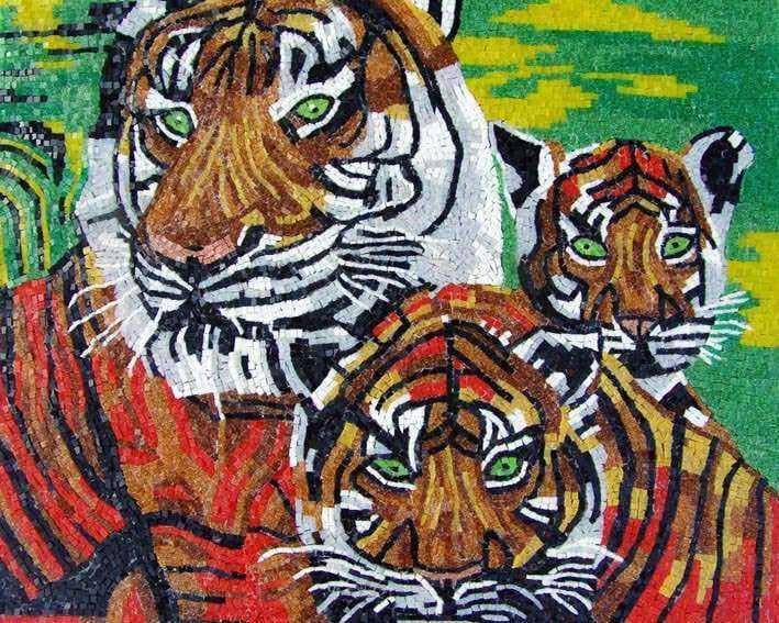 Glass Mosaic Art - Tigers and Cub Mozaico