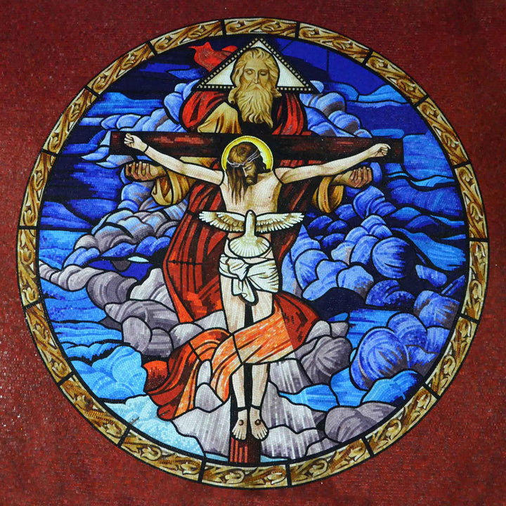 La obra de arte del mosaico de vidrio de la Santísima Trinidad