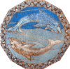 Medaglione in mosaico di pesci blu e dorati