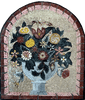 Mosaico floreale di trifogli e margherite. romano