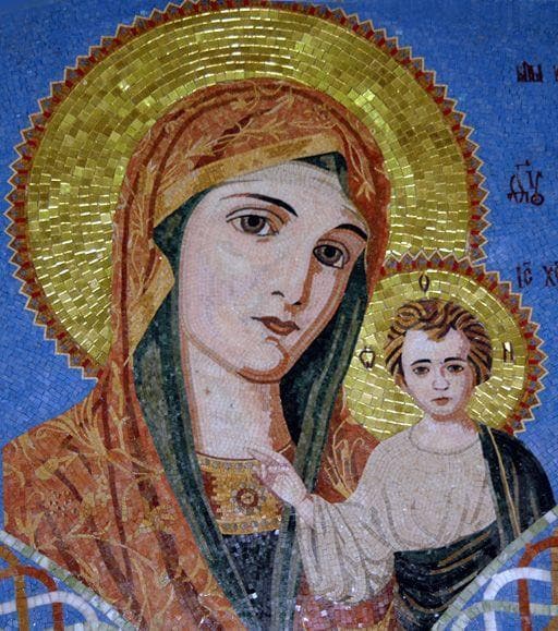 Hermoso mosaico de iconos de Jesús y María