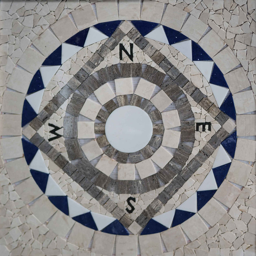 Arte em mosaico - Bússola de formato irregular