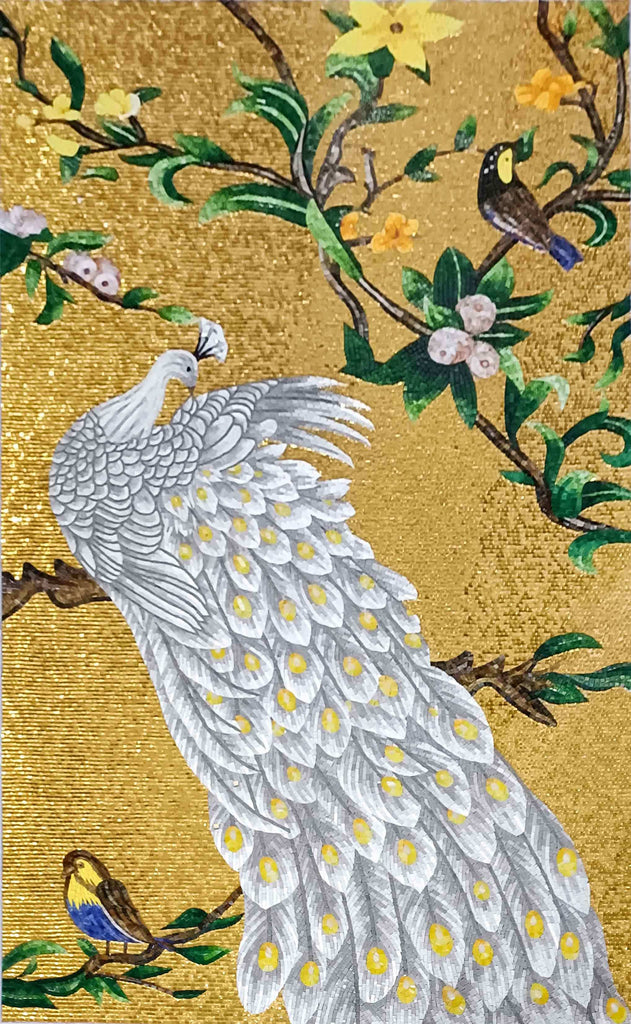 Linda arte em vidro em mosaico de pavão branco